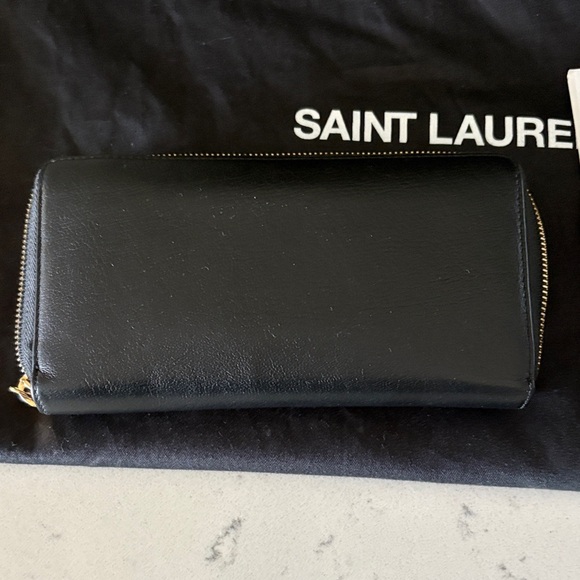 Saint Laurent Classic Black Leather Tote and Wallet - Picture 5 of 16